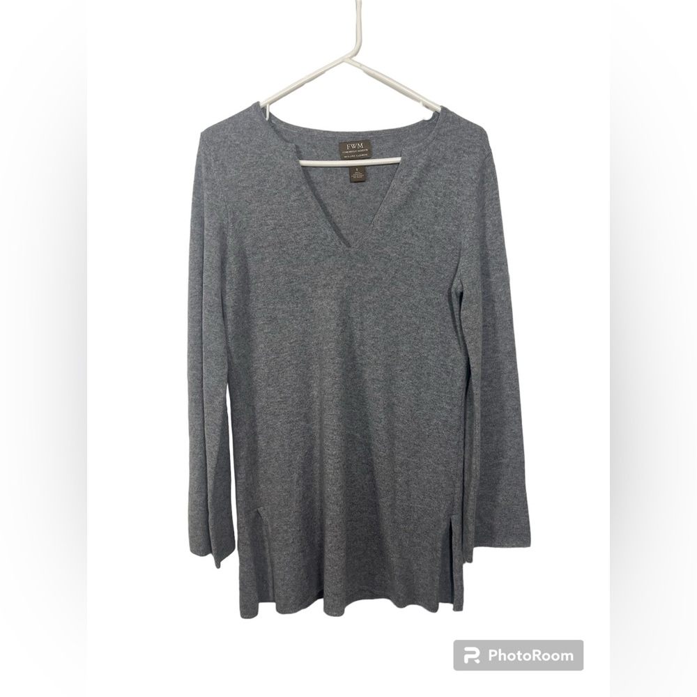 Fenn Wright Manson Small Gray V-Neck Cashmere Sweater